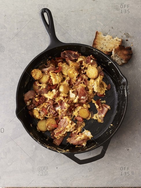 Spanish style scrambled eggs in iron cast pan from above