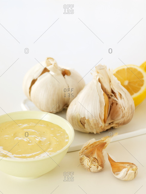 Dressing made from garlic and lemon