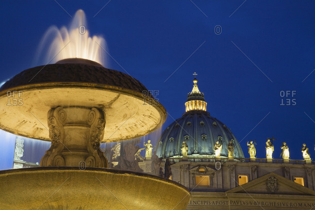 Close up of fountain with St Peter\'s Basilica in background