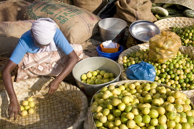 Lemons for sale, Chalai, Trivandrum, Kerala, India, Asia
