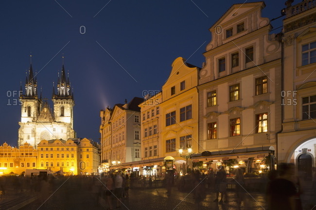 Old Town Square (Staromestske namesti) and Tyn Cathedral (Church of Our Lady Before Tyn), Prague, Czech Republic, Europe