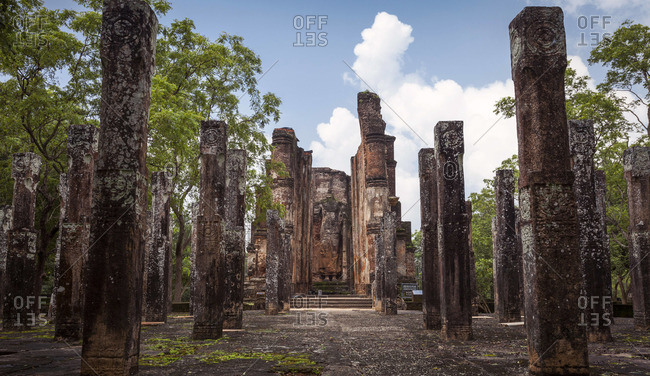 Vertical columns, The Kiri Vihara Buddhist temple ruins, Polonnaruwa, UNESCO World Heritage Site, Sri Lanka, Asia