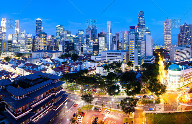 The Buddha Tooth Relic Temple and Central Business District (CBD), Chinatown, Singapore, Southeast Asia, Asia