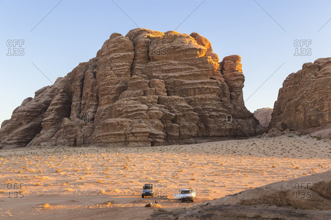 Exploring Wadi Rum desert by car, Wadi Rum, Jordan