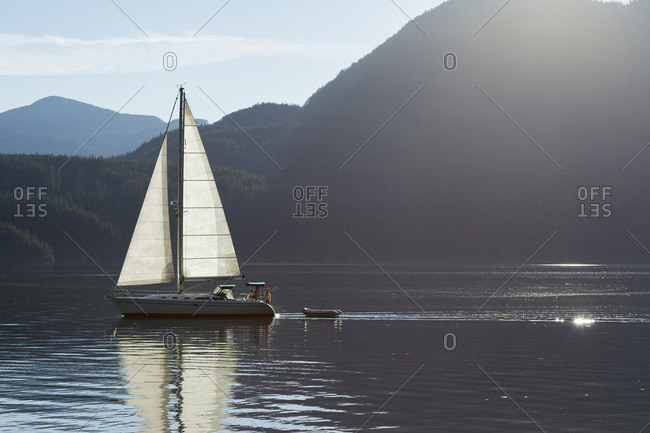 Couple sailing in Harmony Islands Park, British Columbia