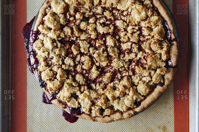Blackberry pie dessert with hazelnut crust
