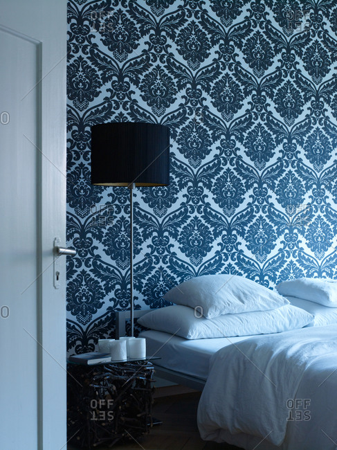 Seamless wallpaper in a bedroom