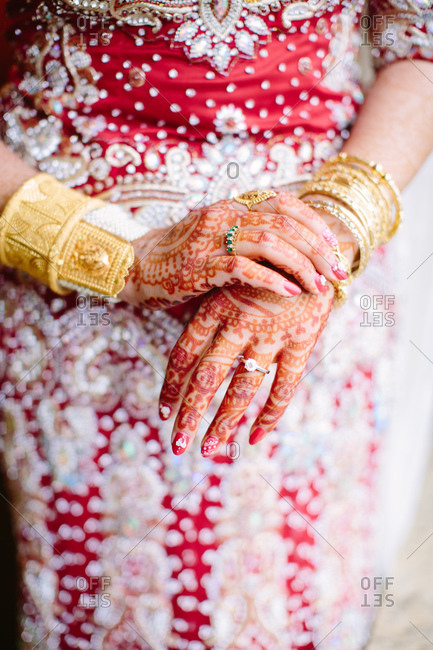 Jewelries on the hands of an Indian bride