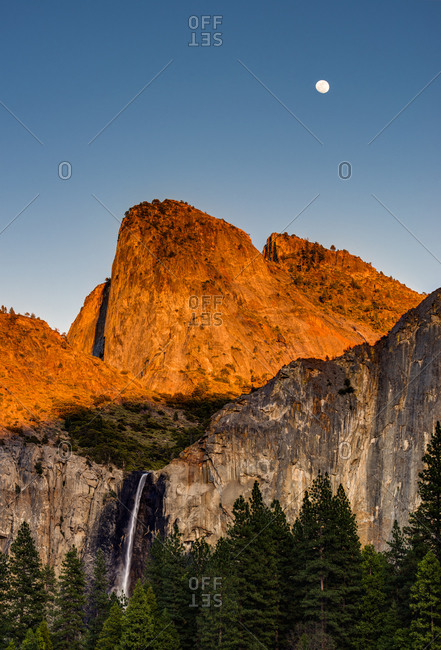 Bridalveil Falls and full moon, Yosemite National Park, California