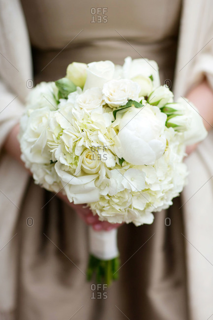 Bridesmaid with rose bouquet