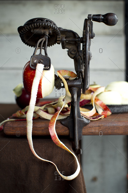 Front view of an old fashioned apple peeler
