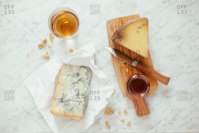 Blue cheese, honey, sweet wine, knife