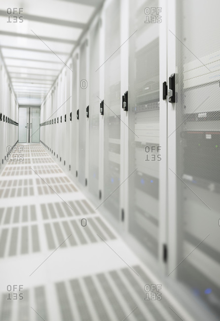 Data storage corridor in data warehouse