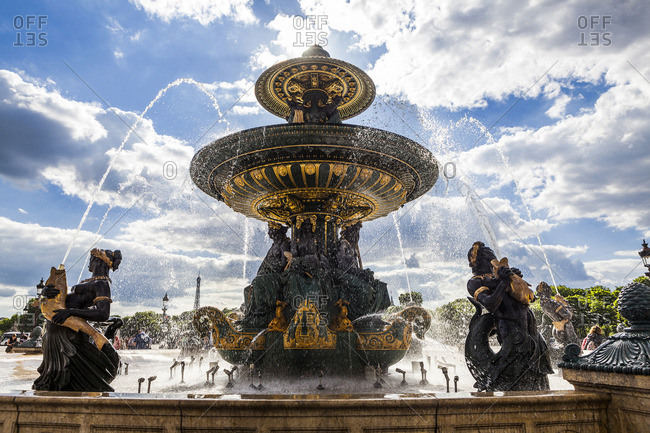 Fountain at Place de la Concorde with Eiffel Tower in the background