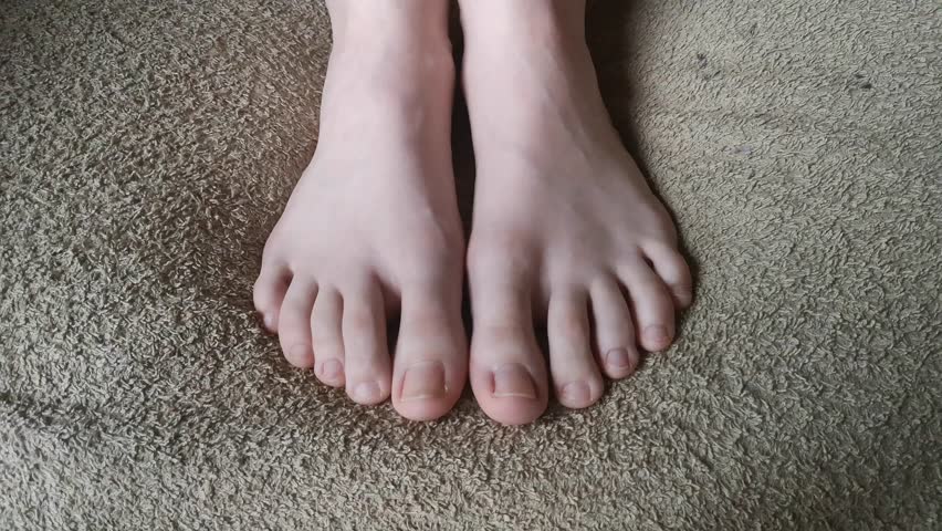 Sexy teen feet pale with