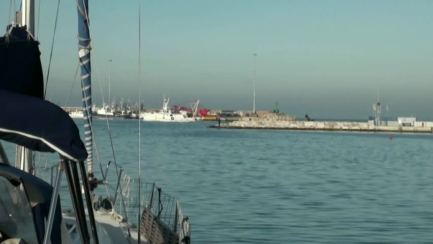 Fishing ship arrives in port 