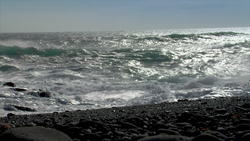 turbulent waves splashing low angle audio