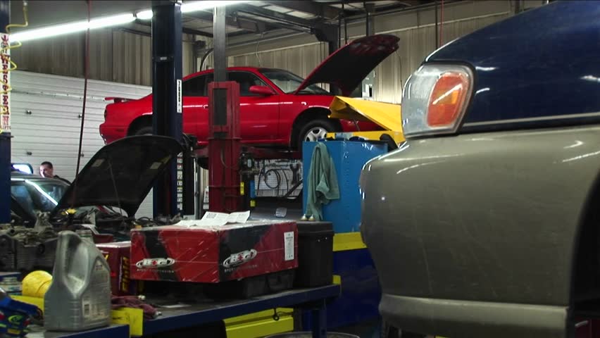 MS of cars in repair shop