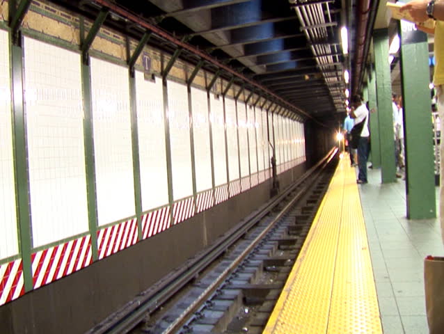 New York Subway Train Coming into Station (NY064)