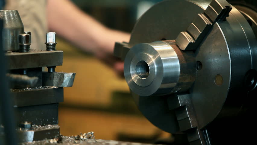 Changing the cutting tool on a lathe       