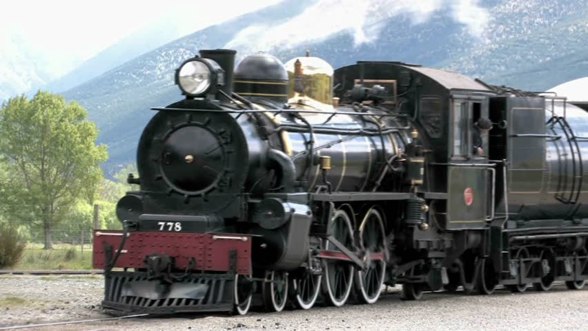 The Kingston Flyer is New Zealand's famous vintage steam train, 40 minutes from Queenstown, based in Kingston on the southern shores of Lake Wakatipu