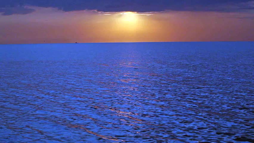 The  blue sea on a decline. Time lapse