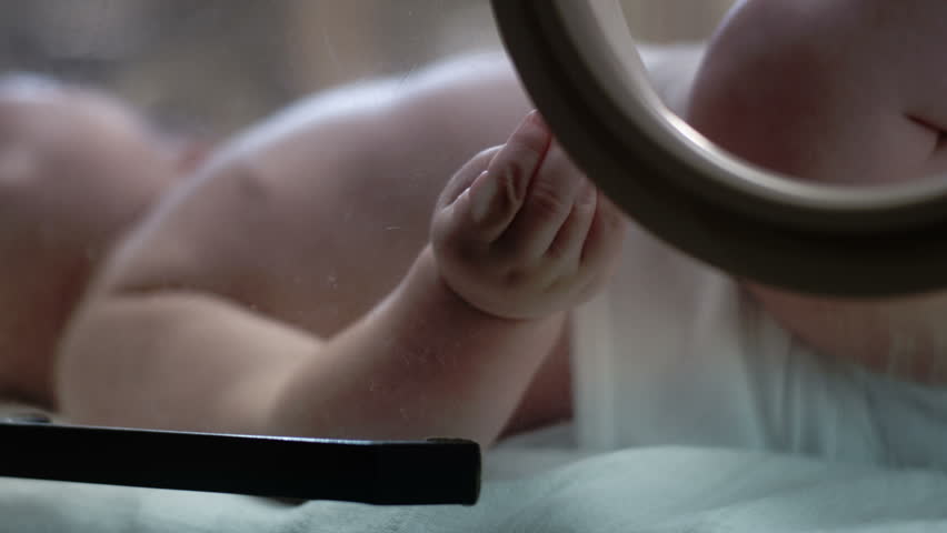 Baby in Incubator - 600fps Slow Motion