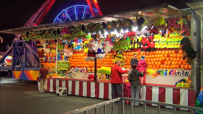 Girl gets fucked in amusement arcade