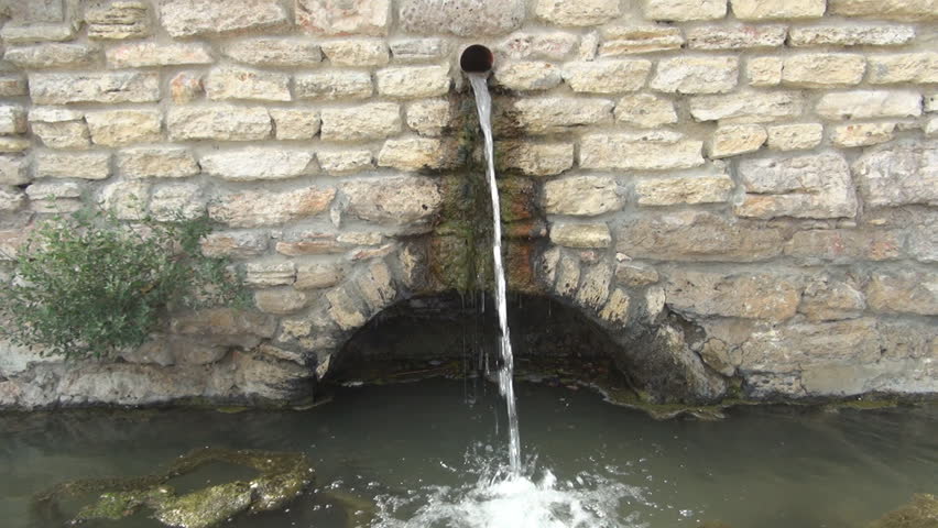 Drainage at canal