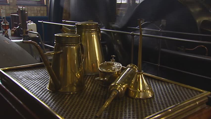 rotating flywheel behind copper oilcans. The Wouda Steam Pumping Station near Lemmer in Friesland went into operation in 1920 and is the biggest steam pumping station ever built in the Netherlands.