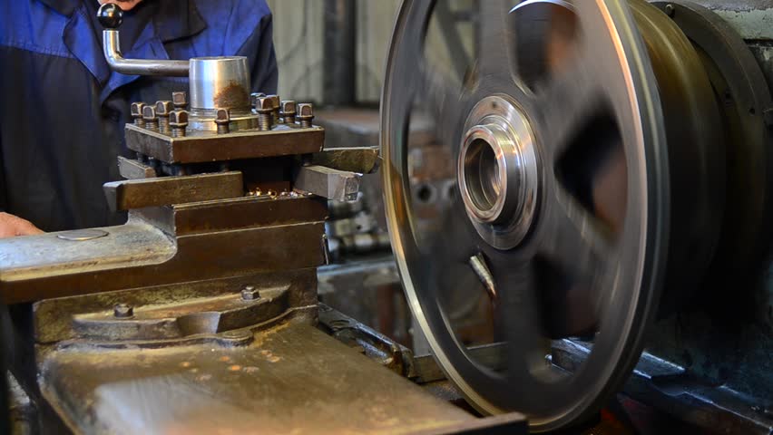 Metal turner at work 