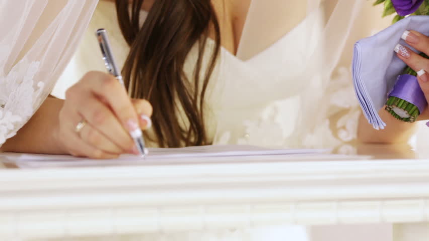 Signature in the marriage contract