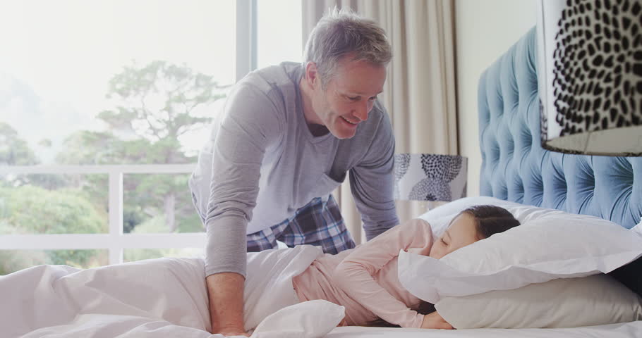 Dad wakes up daughter
