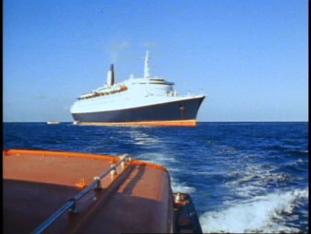 QE2 tender going to shore, POV from stern, 1982 World Cruise