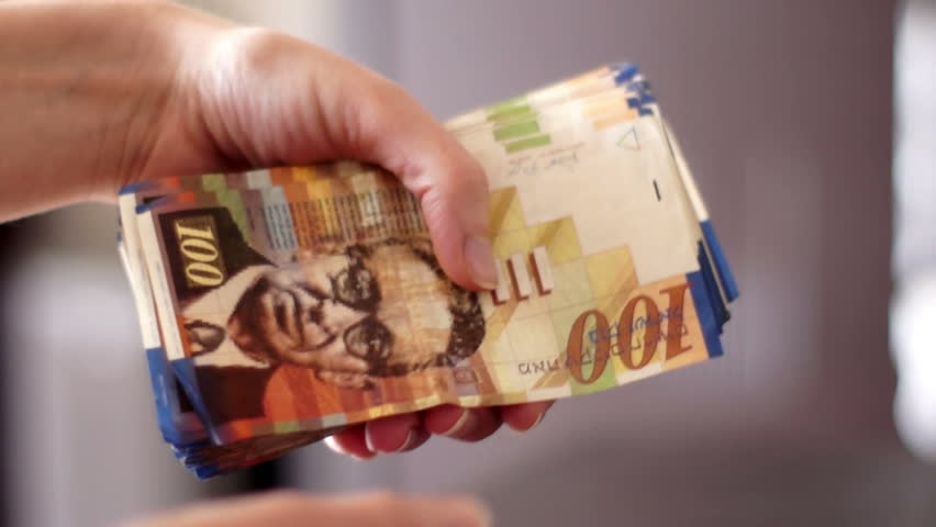 Counting Israeli money