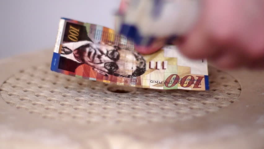 Counting Israeli money