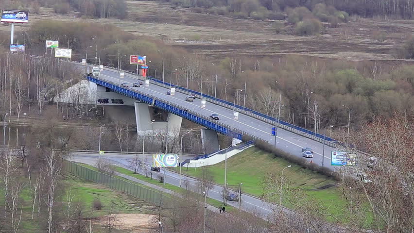 Traffic on the bridge.