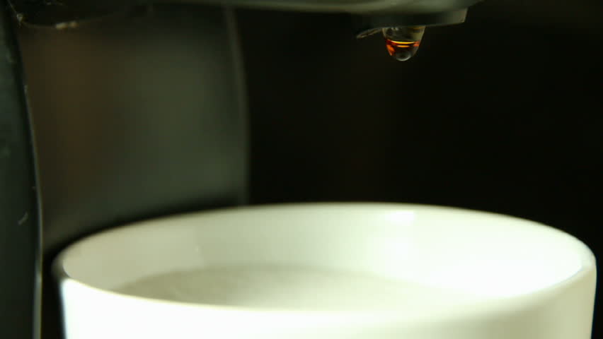 Preparing a coffee