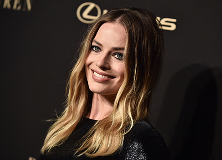 Hírességek, események és vörös szőnyeg témájú fotók és képek