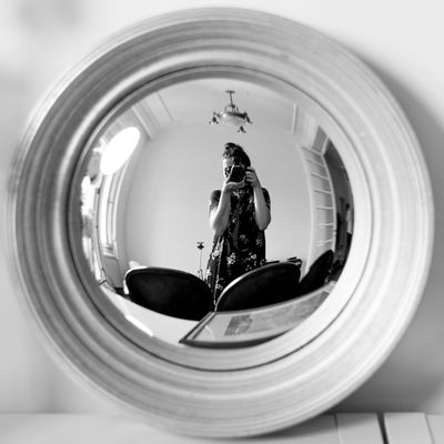 Sexy weiblich zurück in schwarz lackierte Stockfoto (Jetzt bearbeiten