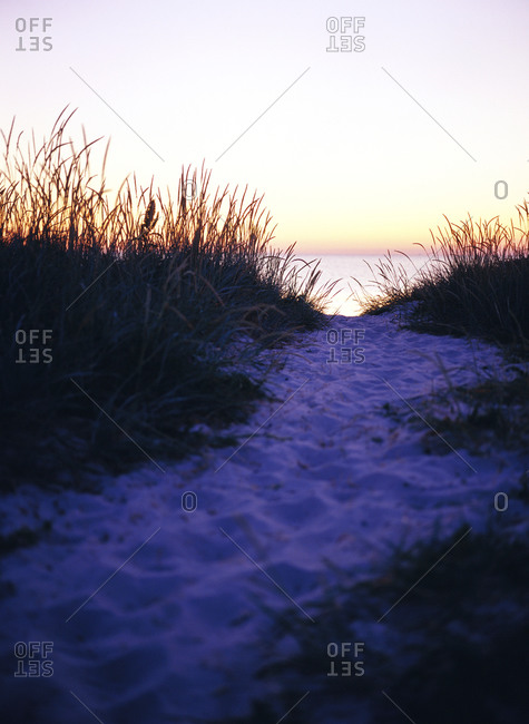 Path to the beach - Offset