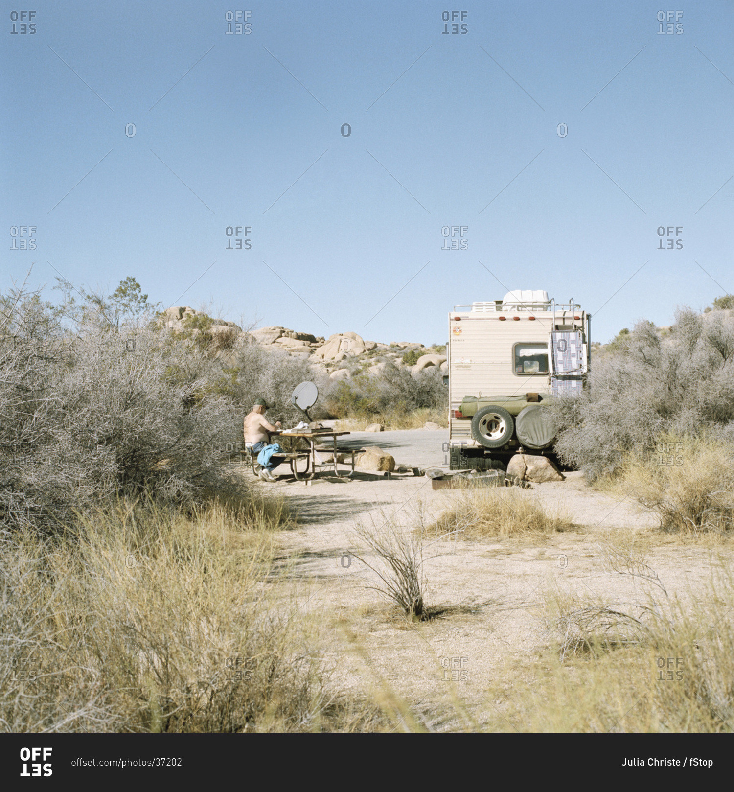 Camper at rest stop with mobile home, Joshua Tree National Park, USA