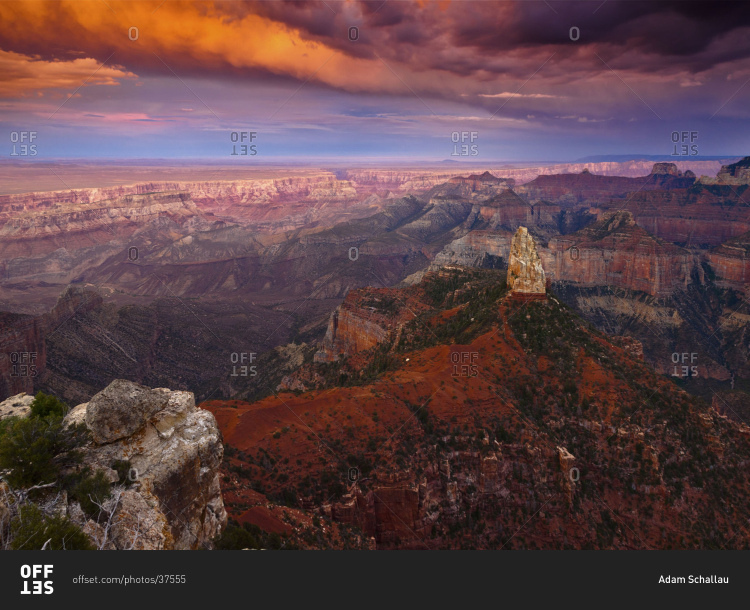 Sunset over Mount Hayden from Point Imperial on the North Rim of Grand ...