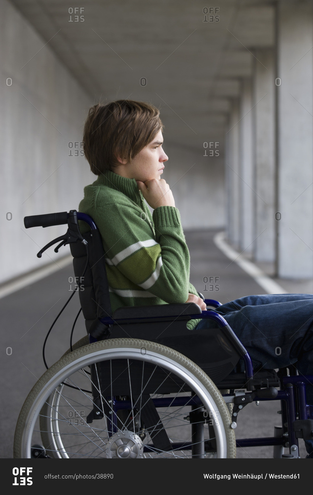 Девочка в инвалидной коляске дети