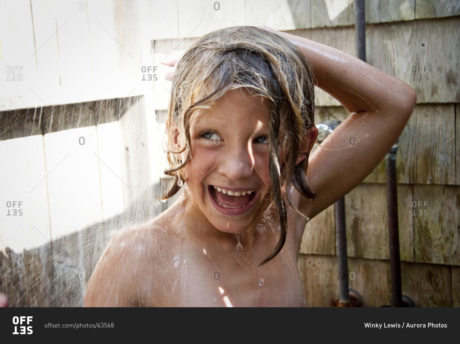 young girl shower voyeur