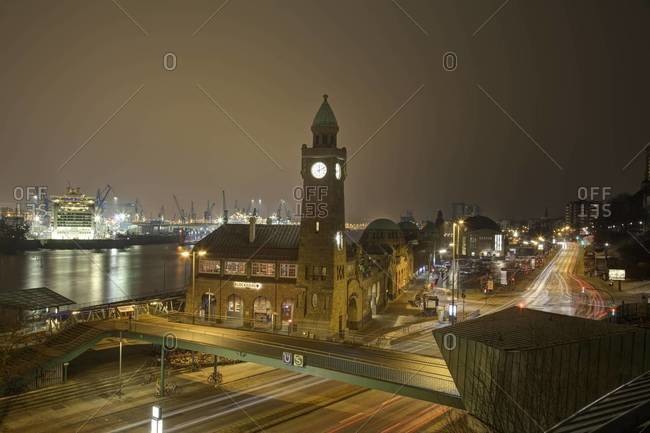 Germany, Hamburg, Port of Hamburg, St. Pauli Landing Stages at Elbe river