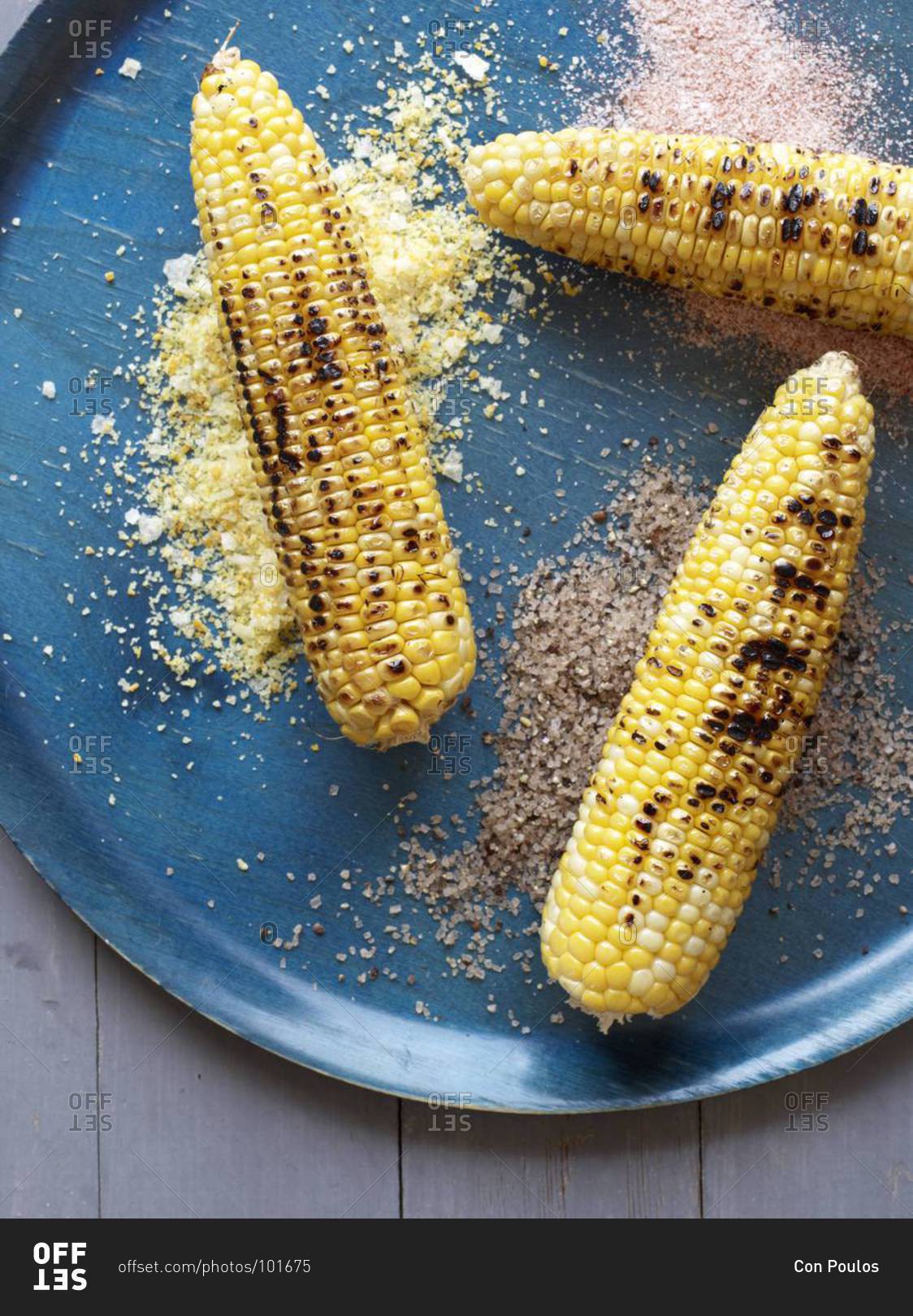 Corn on the cob with seasoned salts