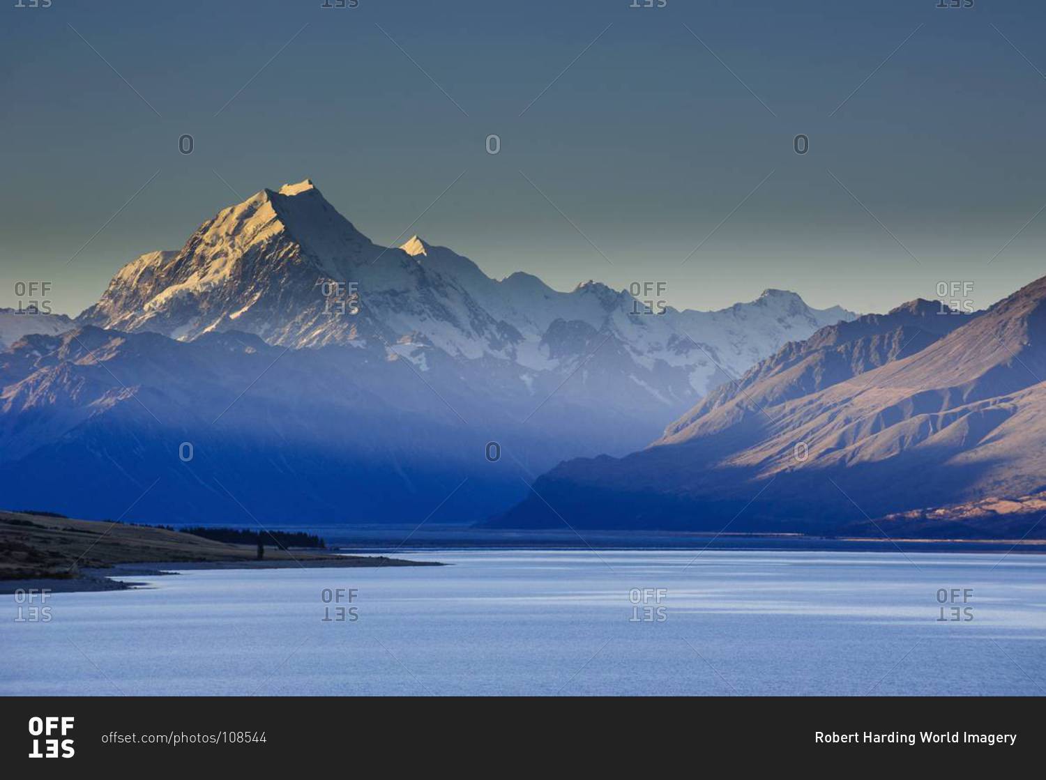 Lake Pukaki With Mount Cook In The Background In The Late Afternoon Light Mount Cook National Park Unesco World Heritage Site South Island New Zealand Pacific Stock Photo Offset