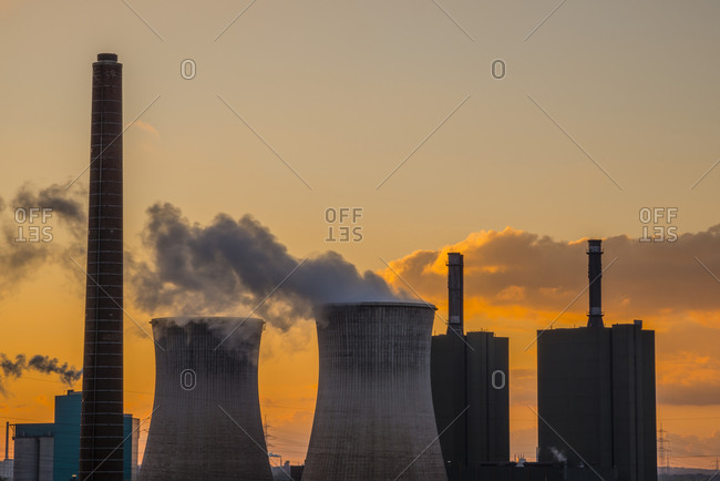 View Huckingen gas power station by twilight