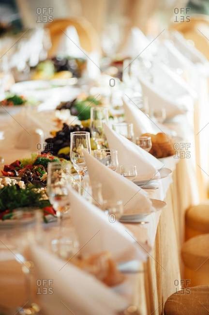 Table setting at a wedding reception
